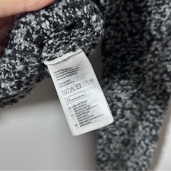Divided By H&M Women Gray/Black Knit Sweater Size XS. - Picture 3 of 7
